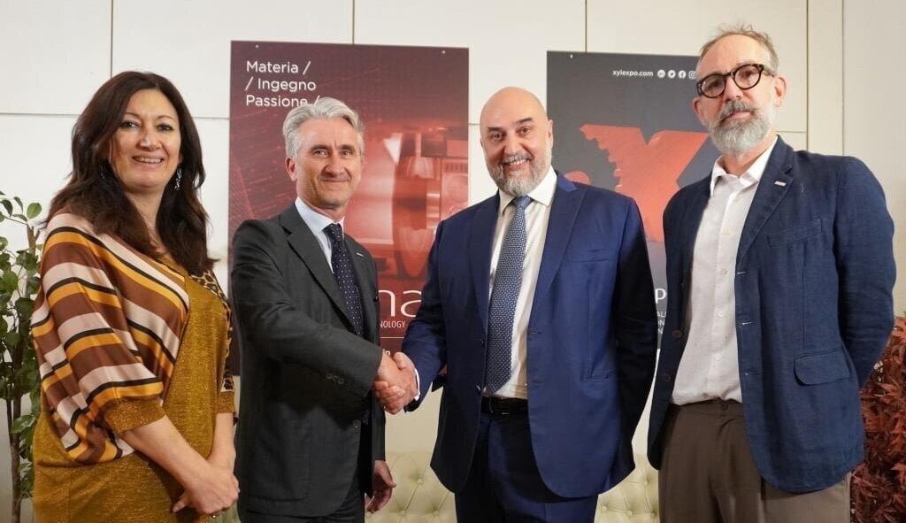 Na zdjęciu, od lewej: Marianna Daschini (ustępująca wiceprezes), Luigi De Vito (ustępujący prezes), Enrico Aureli (prezes Acimall w latach 2023-2026) i Raphaël Prati (wiceprezes Acimall w latach 2023-2026).