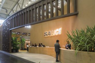 Salice - targi interzum 2023 - stoisko, wejście - miesięcznik i portal informacyjny branży meblarskiej biznes.meble.pl