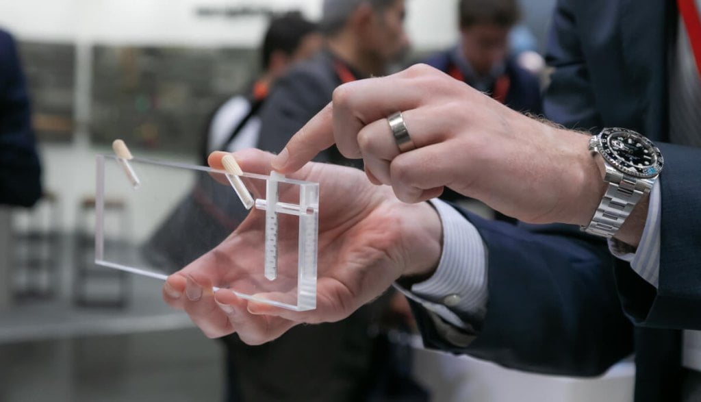 Prezentacja technologii mebli zatrzaskowych Threespine® firmy Välinge Innovation na interzum 2023