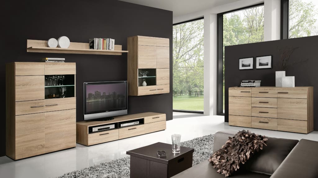 „Combino” firmy Forte to gotowy pomysł meblościanki na modne wnętrze. Warto zwrócić uwagę na zaokrąglone krawędzie frontów poszczególnych brył oraz ich oryginalną kolorystykę.