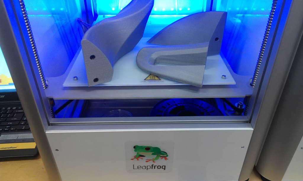 Firmy, które wykorzystują drukarki 3D Leapfrog Poland wykonują m.in. elementy do mebli i wyposażenia wnętrz, zabawki, części do maszyn, samochodów.