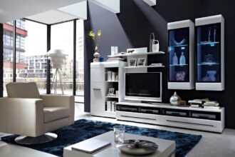 Zestaw „Fever 2” firmy Black Red White to przykład meblościanki do salonu w nowoczesnej stylistyce.