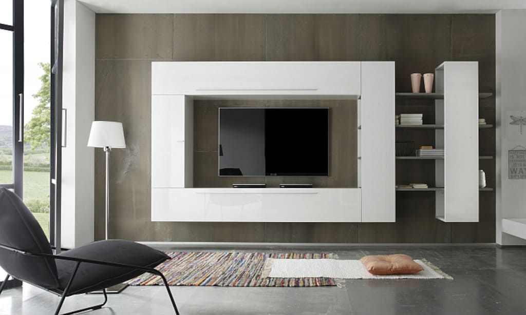 „Line” (dystr. ID Point) w niczym nie przypomina meblościanki z lat 70. i 80. To system odpowiednich brył, dobranych kształtem, wielkością i kolorem.