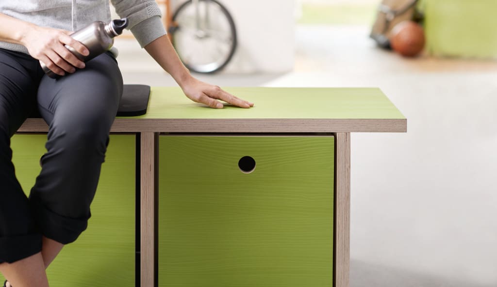 „Meandra” – nowa struktura laminatu HPL firmy Pfleiderer to wzór inspirowany rysunkiem drewna.