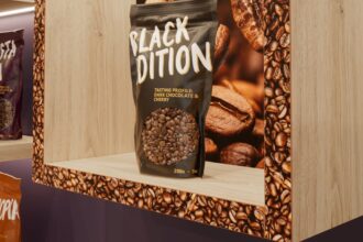 Kreatywne obrzeża ze wzorem kawy z oferty Ostermann