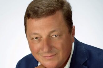 Paweł Nawrocki, właściciel Firmy Meblowej Nawrocki.