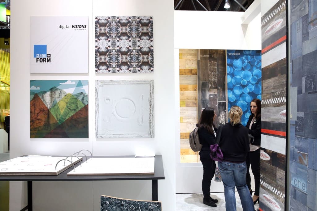 Prezentacja wzorów cyfrowych autorstwa studentów School of Form podczas „Euroshop” w Duesseldorfie.