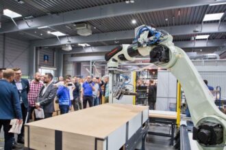 Przed jakimi wyzwaniami stoją obecnie przemysł drzewny i branża meblarska? Tego dowiedzą się uczestnicy targów DREMA 2023.