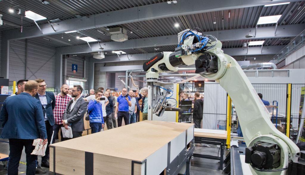 Przed jakimi wyzwaniami stoją obecnie przemysł drzewny i branża meblarska? Tego dowiedzą się uczestnicy targów DREMA 2023.