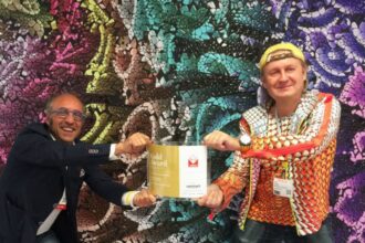 Przemysław Mac Stopa z Salvatore Pepe, założycielem firmy Mosaico Digitale.