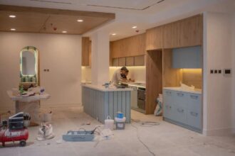 Ile kosztuje remont mieszkania w 2023 roku? Generalny remont mieszkania może kosztować nas zarówno kilkanaście, jak i kilkaset tysięcy.