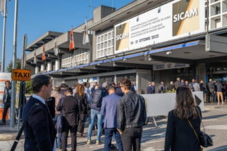 Branża meblarska czeka na SICAM, na zdjęciu widok na targi SICAM 2022 w Pordenone.