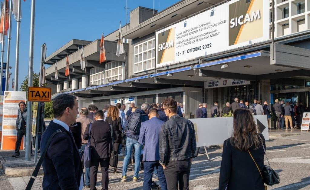 Branża meblarska czeka na SICAM, na zdjęciu widok na targi SICAM 2022 w Pordenone.