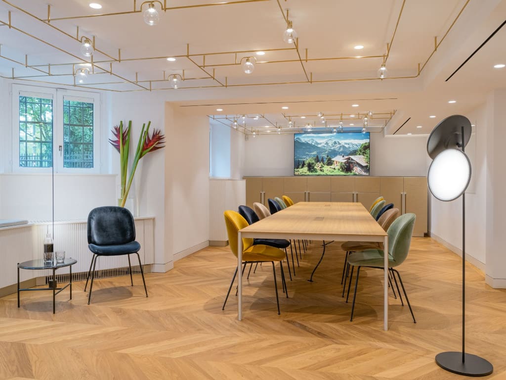 Jedna z sal konferencyjnych w Willa Lindengut, proj. Boris Kudlicka with Partners.