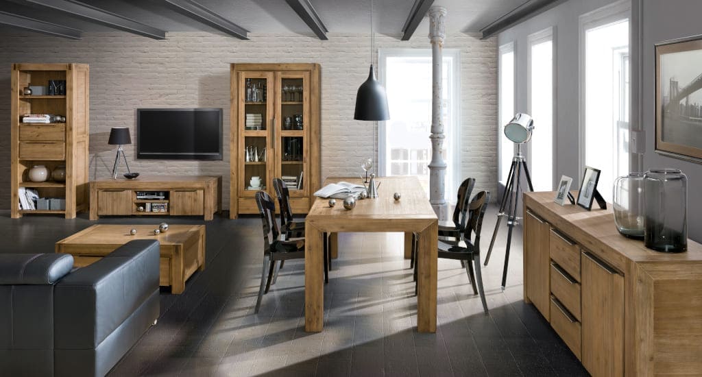 Dostępna w sieci salonów Agata Meble kolekcja do jadalni i salonu „Hamburg” to klasyczne meble kolonialne wykonane z litego drewna akacjowego.