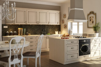 Rynek mebli w Polsce zaczął się polaryzować: klienci kupują tanie albo drogie meble. Inaczej przebiega też proces decyzyjny.