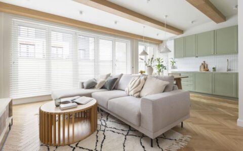 Boho i zieleń w apartamencie na Pradze.