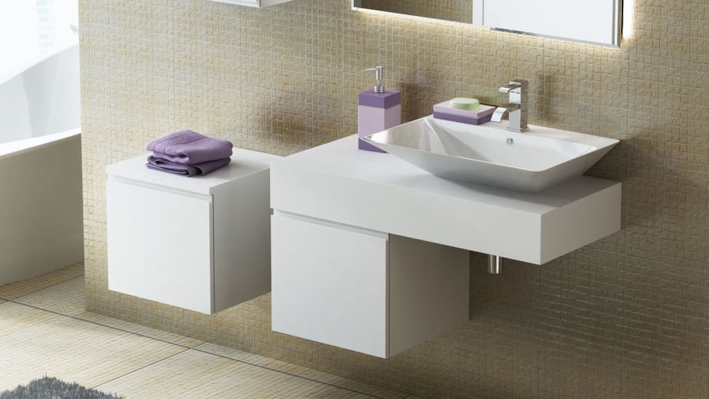 „Combi” (prod. Antado) to nowoczesny, podwieszany koncept przeznaczony do dużych łazienek. Gruby, a jednocześnie lekki blat stanowi podstawę dla umywalki nablatowej.
