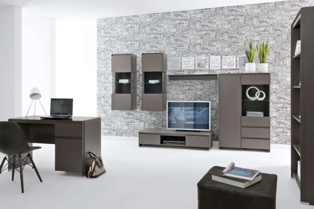 Kolekcję „Fini” firmy Black Red White tworzą modernistyczne, oszczędne i lekkie w formie meble do salonu. Prosta i pozbawiona zbędnych detali sylwetka poszczególnych brył nie przytłacza pomieszczenia.