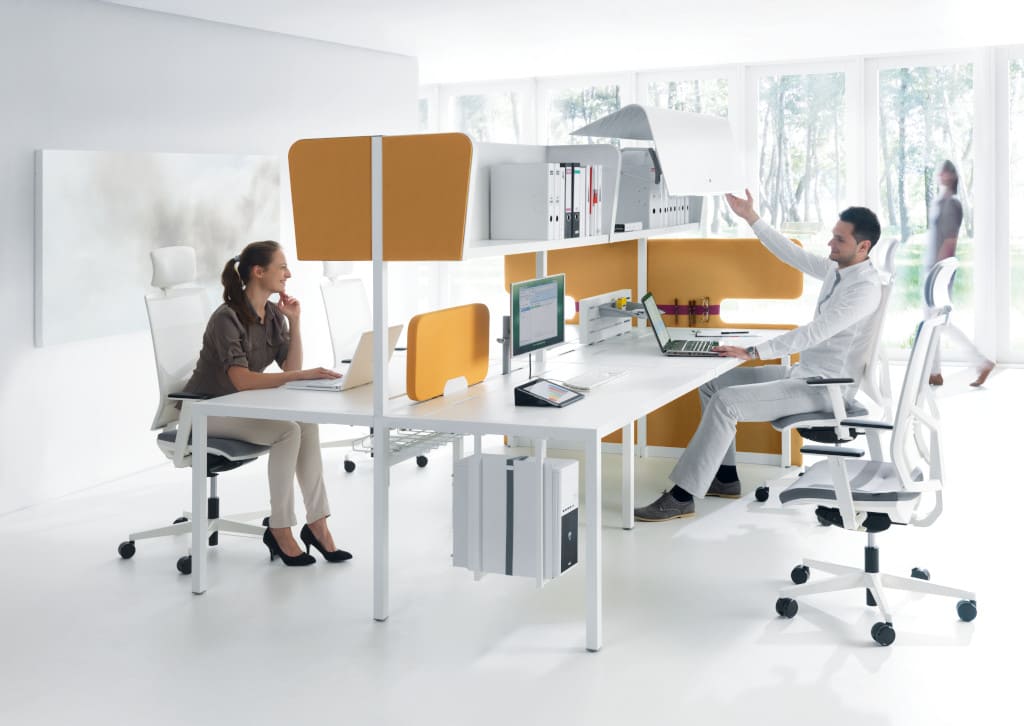 System „Futuro” (proj. Przemysław „Mac” Stopa, prod. Mikomax Smart Office) pozwala na bardzo efektywne wykorzystanie przestrzeni biurowej, przy zachowaniu ergonomii i maksymalnego komfortu użytkownika.