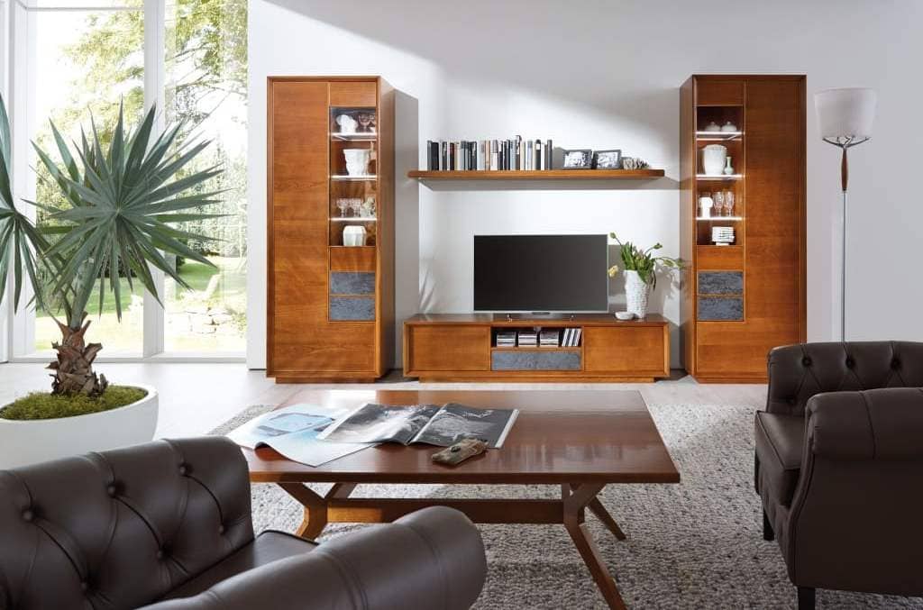 Kolekcja „Grace” to meble do salonu włoskiej marki Selva. Fornir z drewna czereśniowego (na frontach układany poziomo a na bokach pionowo) nawiązuje do najlepszego designu włoskich mebli klasycznych.