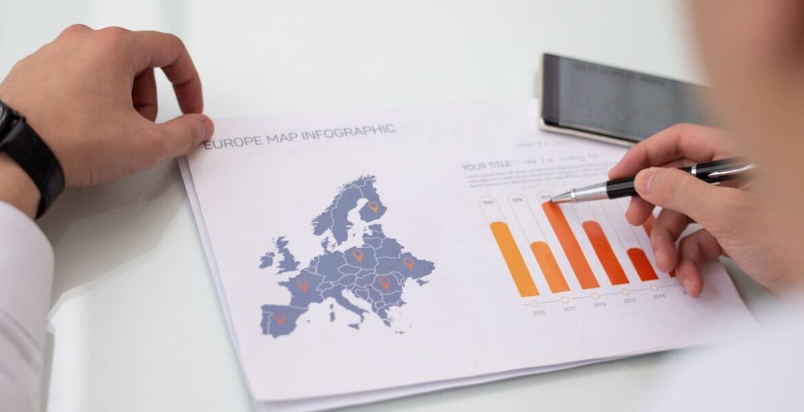 Deficyt w handlu zagranicznym Polski w 2022 roku wyniósł 93,2 mld zł.