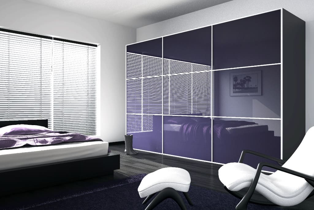 Firma Hubertus oferuje płyty wysokopołyskowe „Hubertus Super Połysk” (ze spodniej strony pokryte białą folią przeciwprężną) w formatach 2.800x1.300 (unikolory) i 2.800x1.220 (drewnopodobne).