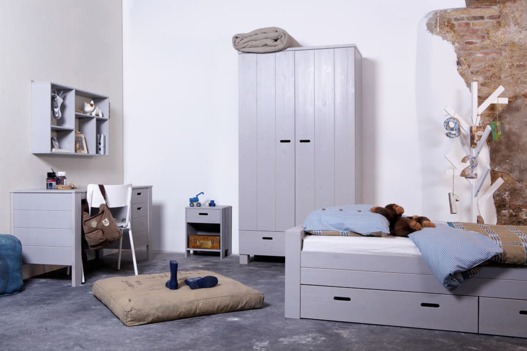 Wszystkie meble z kolekcji „Hugo” (prod. Woood, dystr. Seart) wykonano z litego drewna sosnowego.