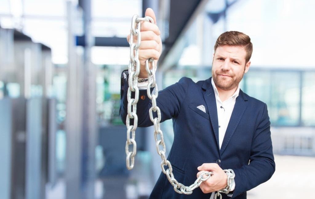 Łańcuch zadłużenia prowadzi do bankructwa firm.