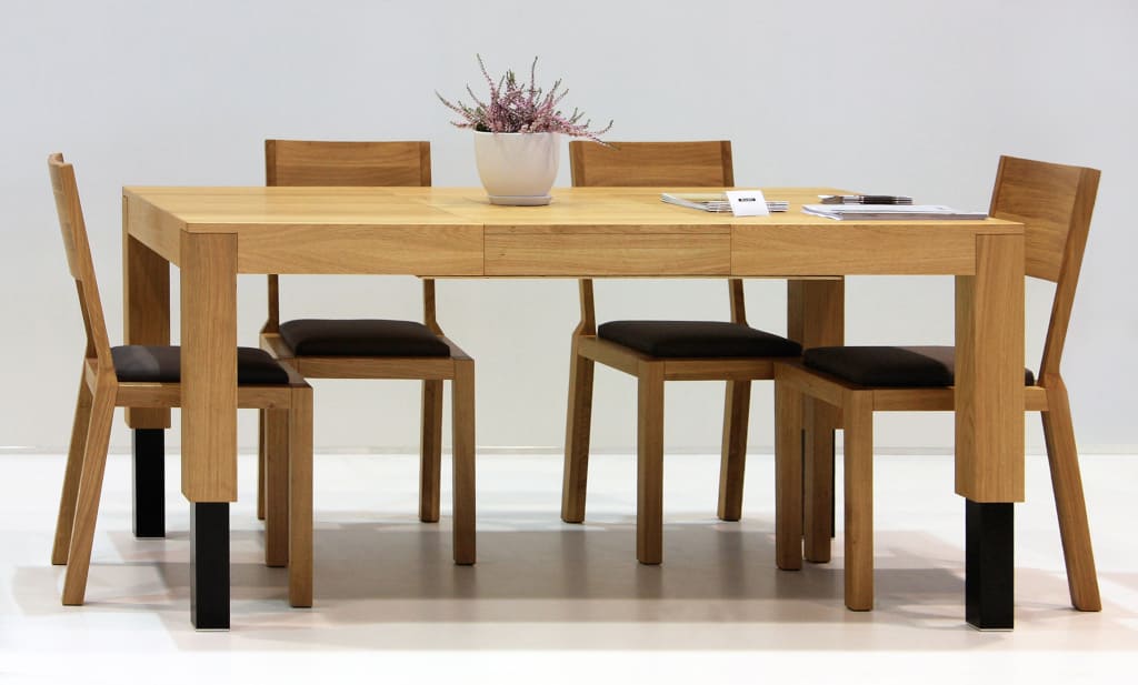 Firma Miloni postanowiła stworzyć taki ławostół, który poza ciekawym designem będzie wyróżniał się także wysoką ergonomią i wygodą użytkowania. Tak powstał model „Robo”.