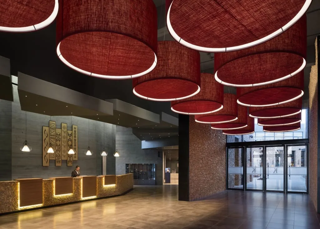 Lobby hotelowe.