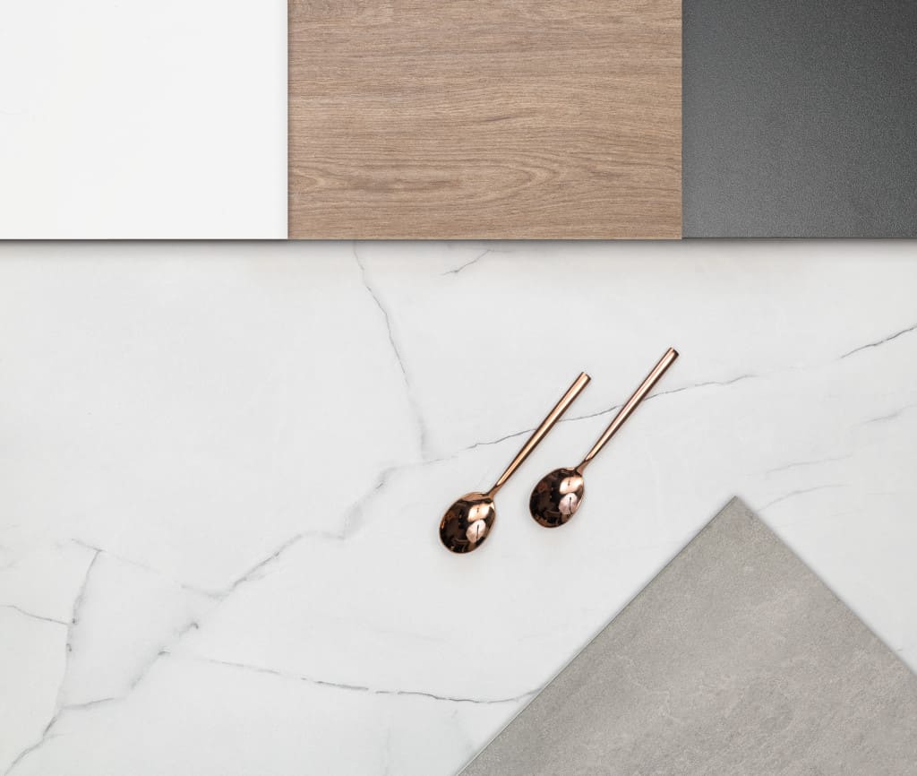 Marmur Gelato D1095 VL to najlepiej sprzedający się dekor, spośród 18 nowości 2022 blatów SWISS KRONO.