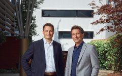 Dyrektorzy zarządzający (od lewej) Martin i Philipp Blum z optymizmem patrzą w przyszłość, jeśli chodzi o nadchodzący rok finansowy.