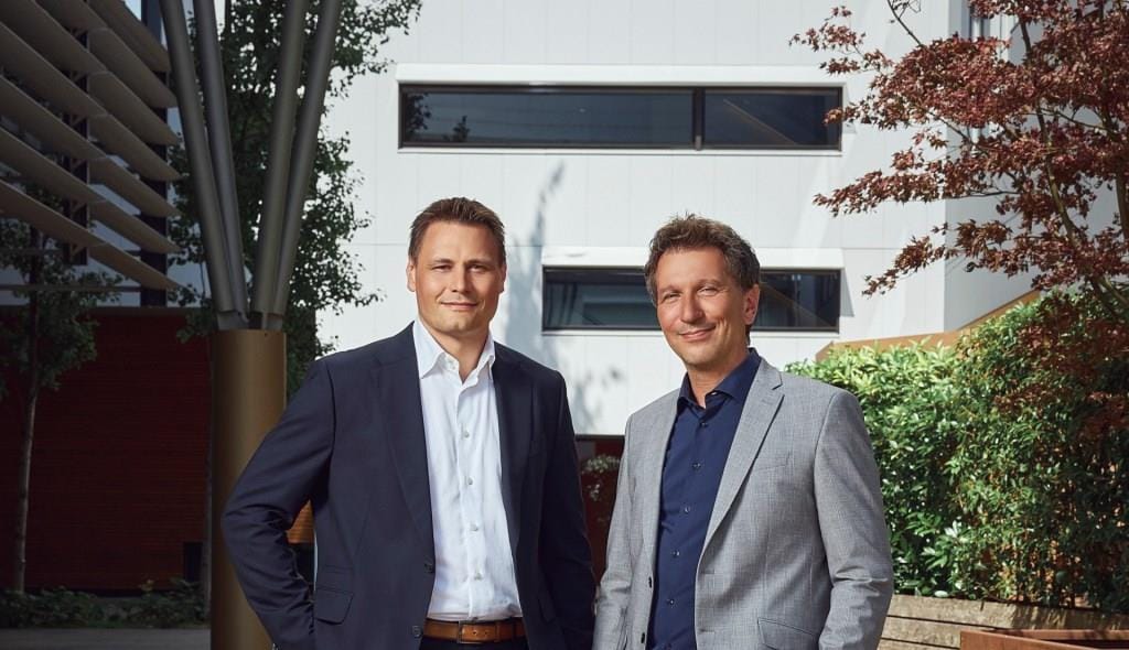 Dyrektorzy zarządzający (od lewej) Martin i Philipp Blum z optymizmem patrzą w przyszłość, jeśli chodzi o nadchodzący rok finansowy.
