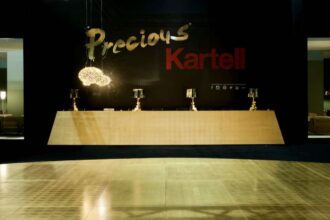 Raport KPMG „Rynek dóbr luksusowych w Polsce” potwierdził, że wartości estetyczne stanowią jedno z głównych kryteriów zakupu produktu luksusowego. Mediolan, 2014 r., wystawa pt. „Precious”, Kartell.