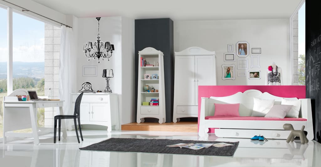 „Parole” marki Pinio to klasyczna, subtelna kolekcja dla dzieci i młodzieży, inspirowana popularnym stylem prowansalskim.