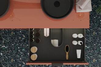 Szuflady Ultra Box REJS wyróżniają się smukłymi i oszczędnymi liniami. Ich boczki są cienkie (13 mm) i stabilne, co pozwala jeszcze lepiej wykorzystać ich przestrzeń.