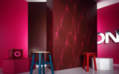 Dla projektantów szukających natchnienia Resopal, wraz z niemieckim artystą, Larsem Contzenem, przygotował kilkanaście artystycznych dekorów (druk cyfrowy), które można w dowolnie konfigurować kolorystycznie.