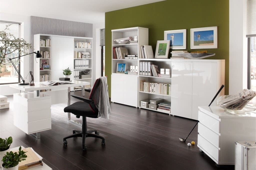 Kolekcję „Sydney” znaleźć można w ofercie firmy Le Pukka Concept Store. Meble wykonane są z lakierowanego na błysk MDF-u, z elementami ze stali (np. nóżki).