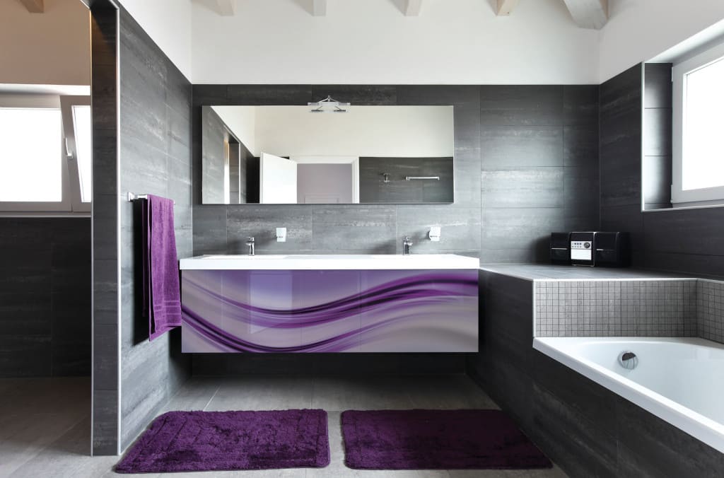 Zarówno szkło typu lacobel, jak i „Monoglass” z oferty firmy Szkło-Lux, charakteryzują się łatwością montażu oraz odpornością na działania czynników zewnętrznych.