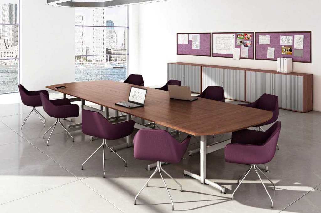 Kolekcja stołów konferencyjnych firmy Tobo jest na tyle zróżnicowana, że pozwala na wyposażenie każdego wnętrza – od małej sali spotkań biznesowych po ogromne przestrzenie konferencyjne.