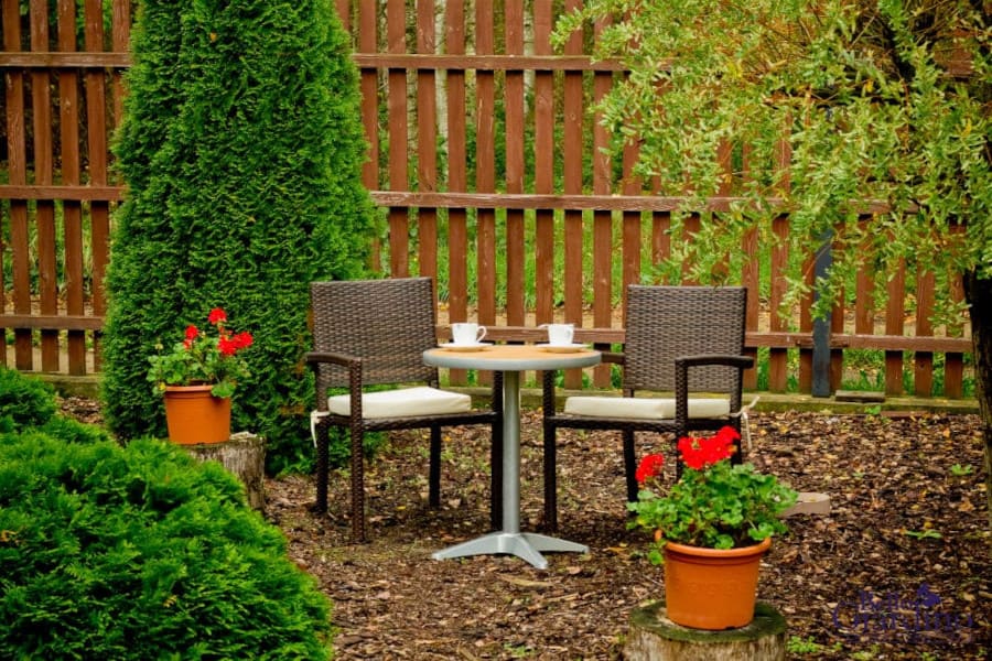 Zestaw „Tondo” marki Bello Giardino (dystr. Bardon Holding). Blat stołu wytworzono z pollywoodu, który wygląda jak drewno, ale jest wytrzymały i odporny na działanie warunków atmosferycznych jak technorattan.