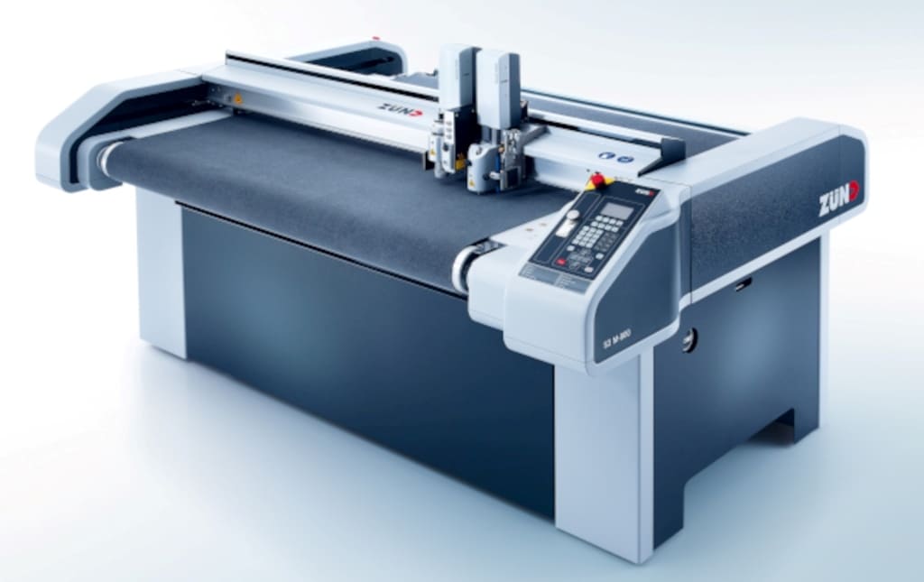 „Zünd S3”, prod. Zünd Systemtechnik, dystr. KSM. Przeznaczenie: rozkrój materiałów.