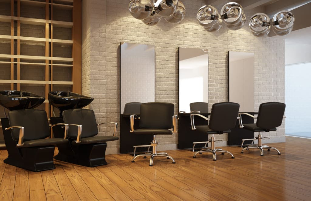 Fotel „Pako” i myjnia „Lady Pako” firmy Ayala to przykład bardzo lubianej klasyki, której wyróżnikami są: uniwersalne wzornictwo, delikatne linie i chromowane dodatki.