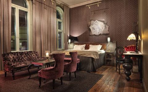 W hotelu Stora w szwedzkim mieście Umeå firma Famos wykonywała wyposażenie meblowe dla 88 pokoi.