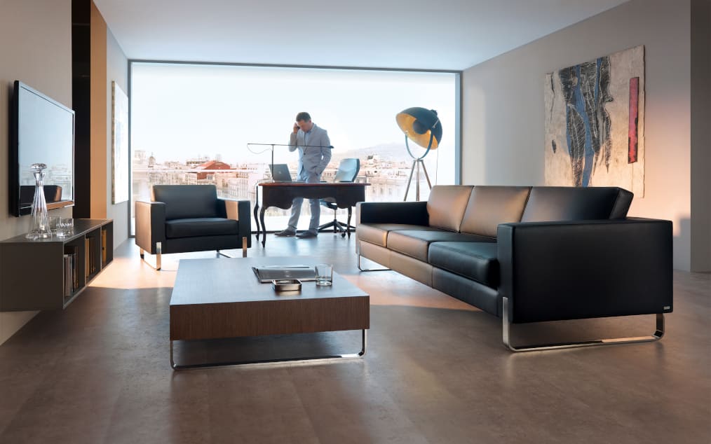 „MyTurn Sofa” (proj. Paul Brooks, prod. Profim) to meble gabinetowe dedykowana dla prezesów i menedżerów wyższego szczebla, a także do miejsc reprezentacyjnych w firmach.