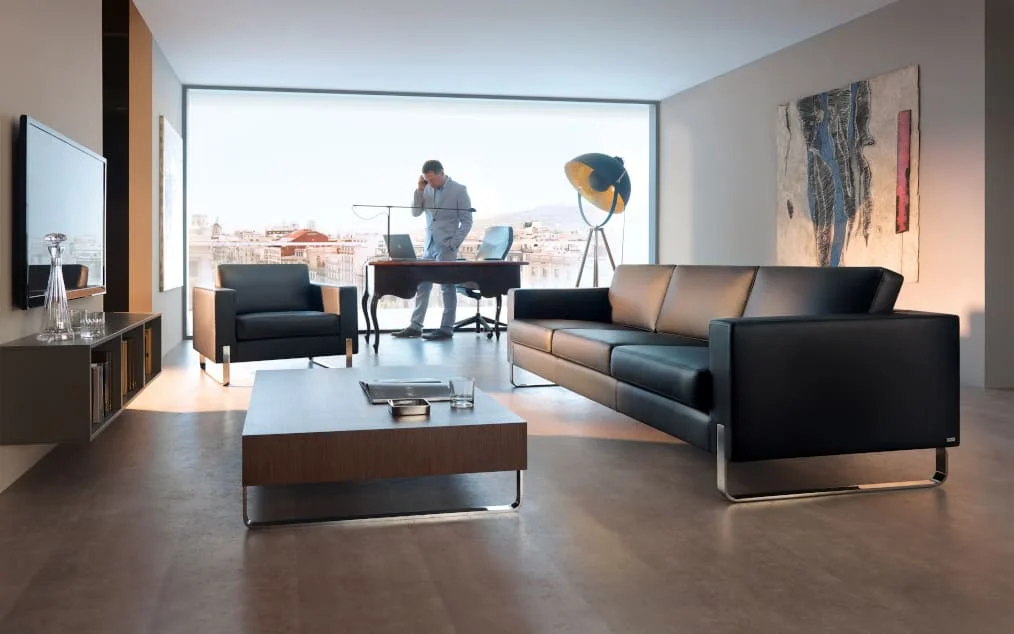 „MyTurn Sofa” (proj. Paul Brooks, prod. Profim) to meble gabinetowe dedykowana dla prezesów i menedżerów wyższego szczebla, a także do miejsc reprezentacyjnych w firmach.