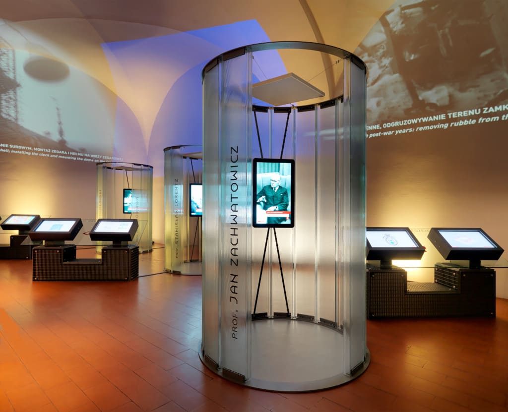 „Pilkington Profilit” – szkło profilowe w kształcie ceownika wytwarzane w procesie walcowania. Fragment realizacji na Zamku Królewskim w Warszawie.