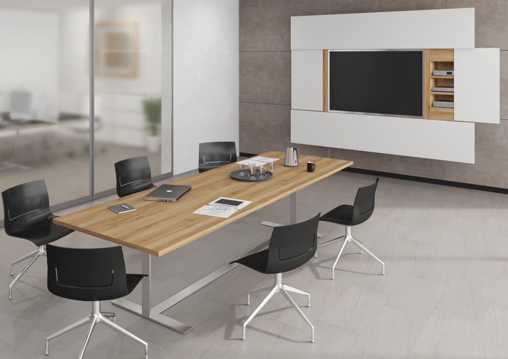 Aranżacja sali konferencyjnej z wykorzystaniem płyty firmy Egger (dekory: „H3700 ST10”, „F274 ST9”, „U775 ST15”.