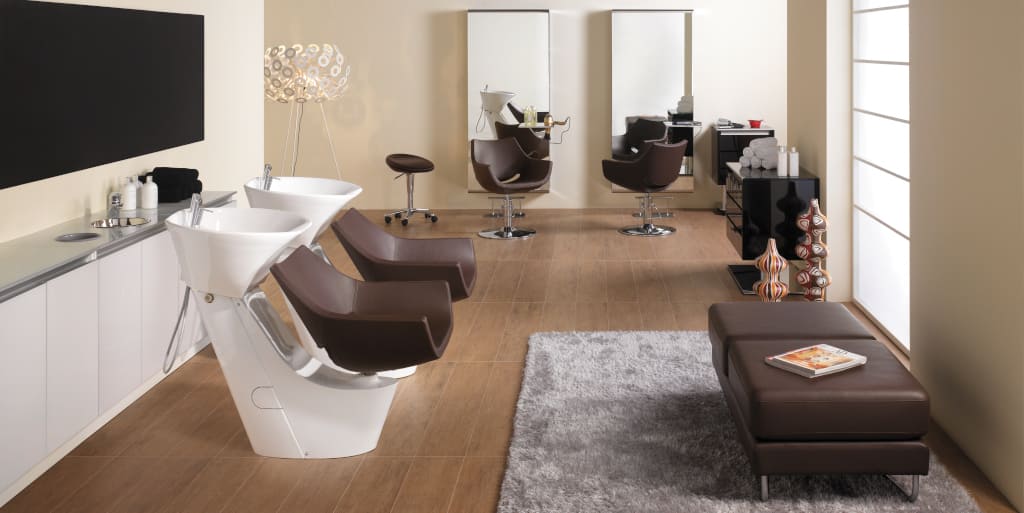 Meble fryzjerskie „Smile” z oferty marki Beauty Star (dystrybutor w Polce – Polwell) stworzył znany projektant Christophe Pillet, dlatego często jest nazywana kolekcją „Pillet”.